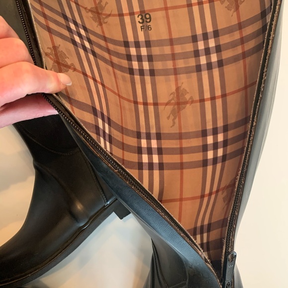 COPY - Authentic Burberry womens rain boots - Picture 6 of 7